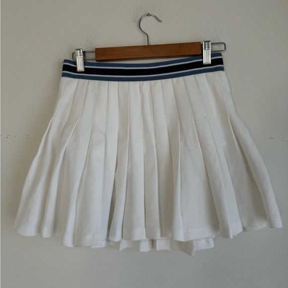 The upside bounce Cordova mini skirt in white and blue - Picture 4 of 5